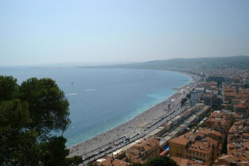 Un sous-marin britannique a fait surface à quelques mètres de l’aéroport de Nice.JPG